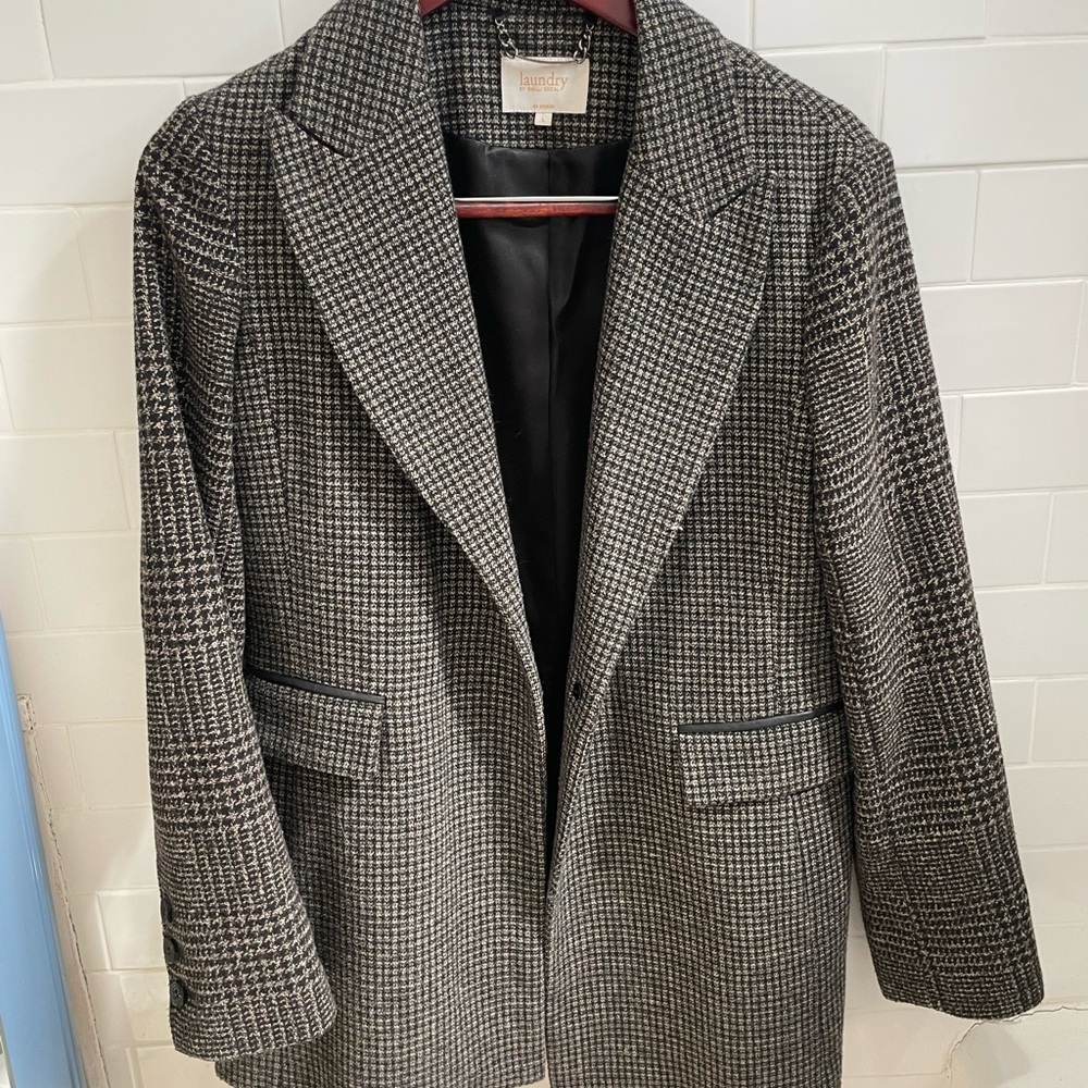 Women's Houndstooth Coat